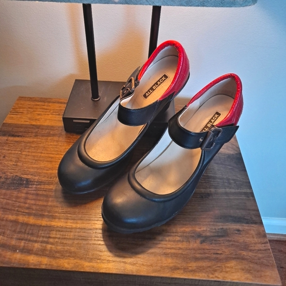 Black And Red Wedge Shoes With Ankle Buckle Closures - Picture 3 of 5